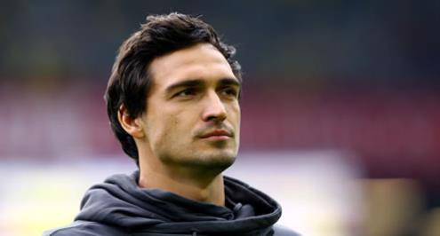 هوملز: علينا التحلي بالشجاعة لإبطال قوة ليفربول